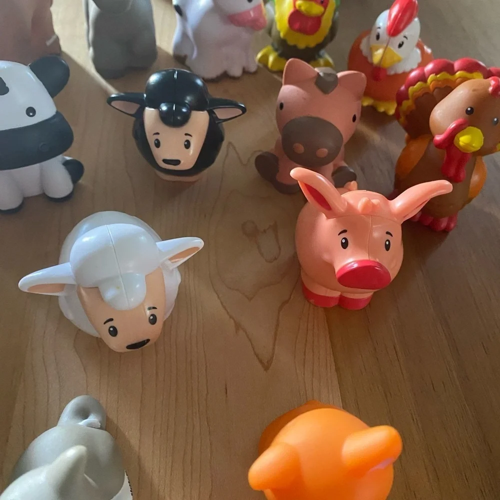 Fisher-Price Little People 14 Piece Set 2 Peekaboo Farm Animals Kids Play Set